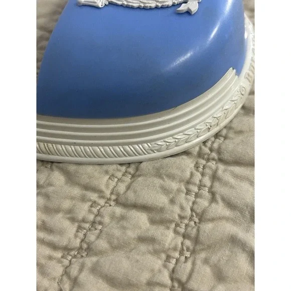 Bulova Resin Dolly Madison White And Blue Collection Box Box Only - Picture 6 of 13